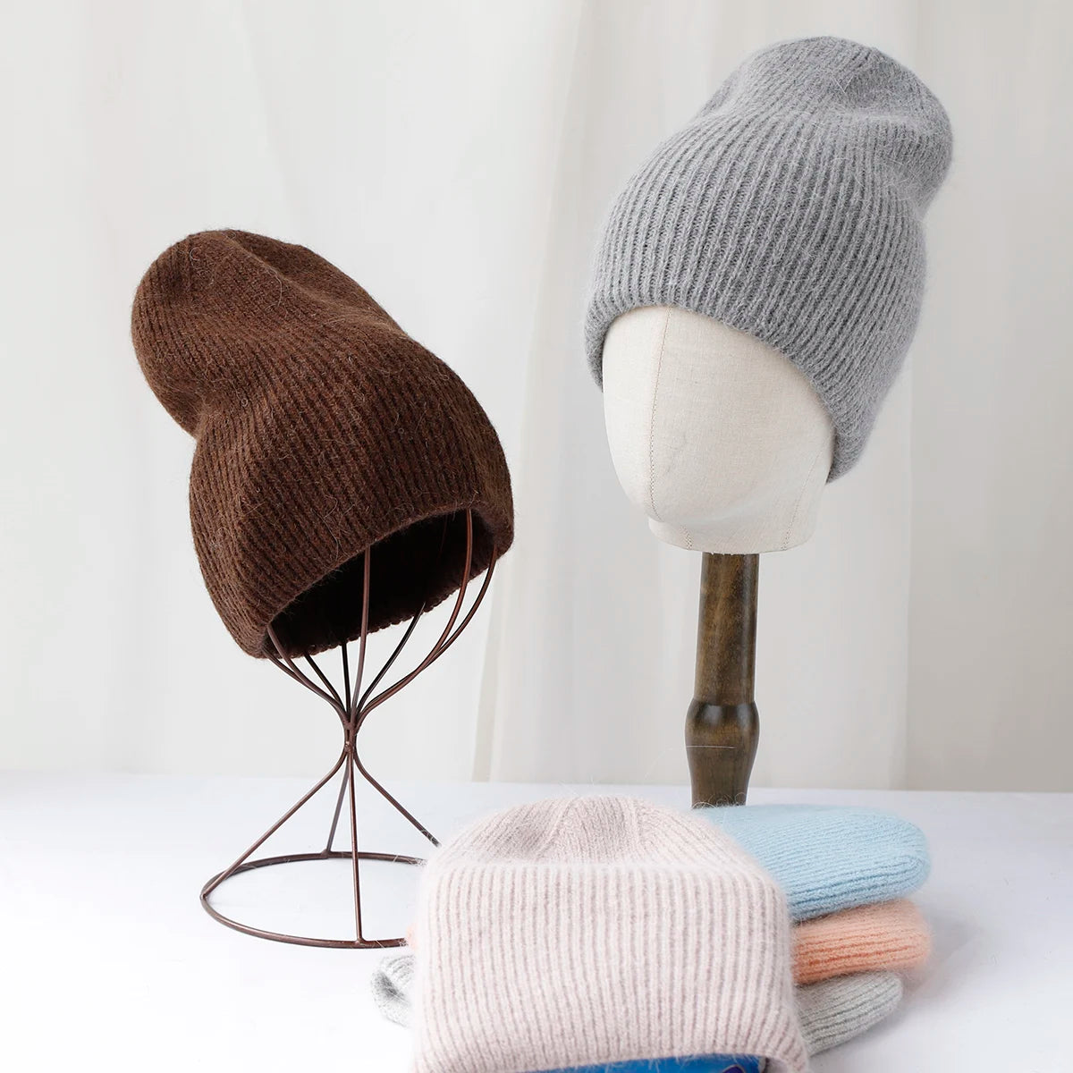 Neve Cirque Beanie